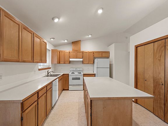5th image of 2106 N 155th St