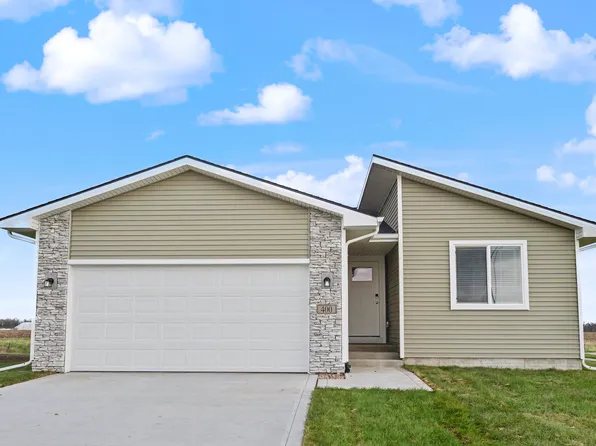 400 NE Chalet St, Elkhart, IA 50073