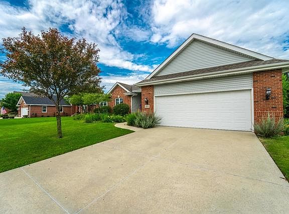 2nd image of 1500 Briar Crossing Dr