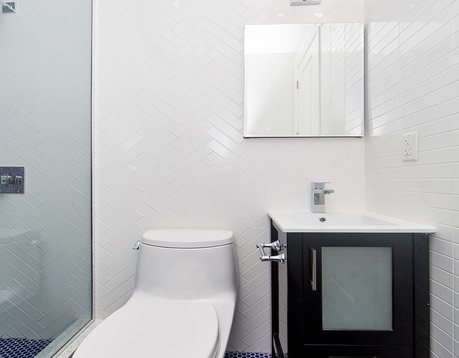 1st image of 164 Thompson St APT 3