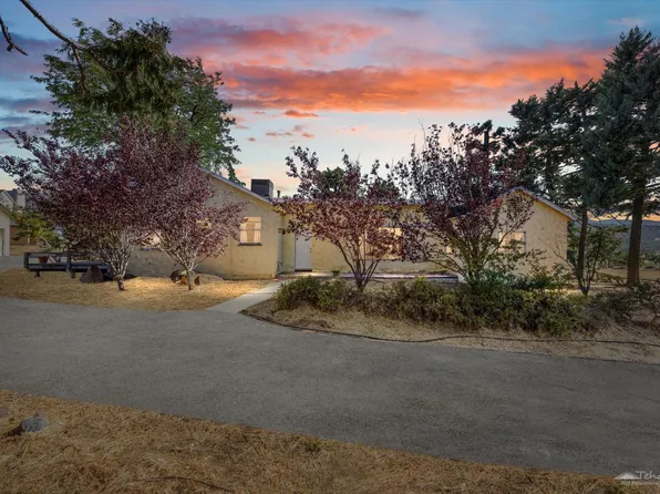 20084 Backes Ln, Tehachapi, CA 93561