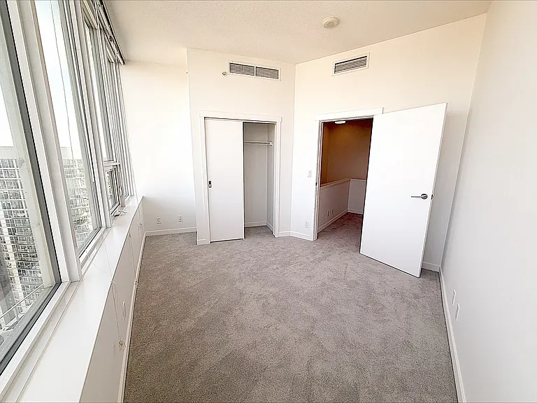 97 W Georgia St #2502 — Photo 14