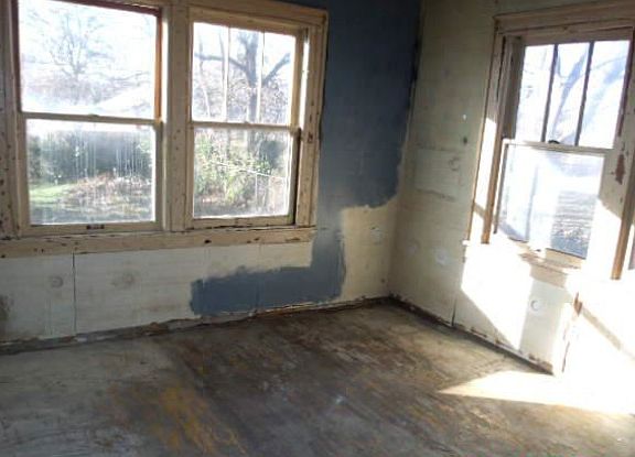 4th image of 1226 S Maywood Ave