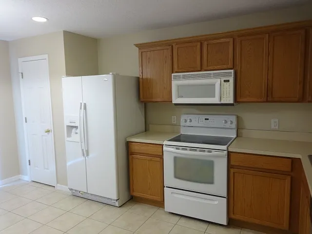 10434 Boyette Creek Blvd — Photo 3