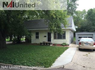 401 37th Street Pl, Sioux City, IA 51104