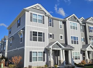 2227 Glacier St, Mundelein, IL 60060