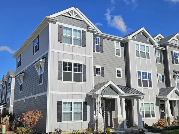 2227 Glacier St, Mundelein, IL 60060