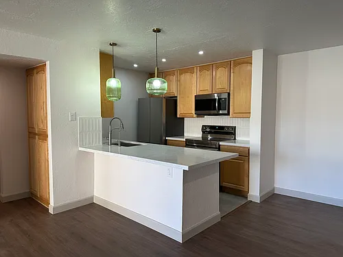 8055 E Thomas Rd Photo 1
