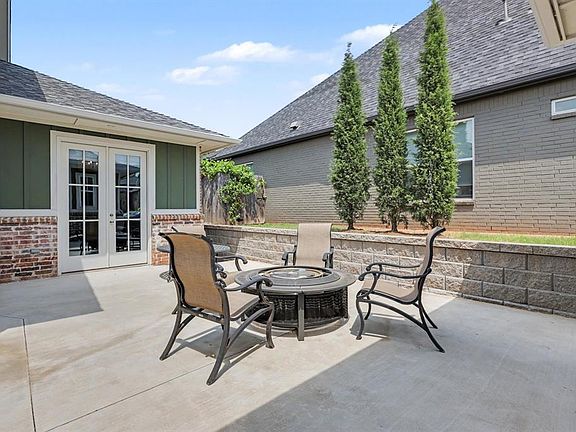 4th image of 4301 NE 125th Ct