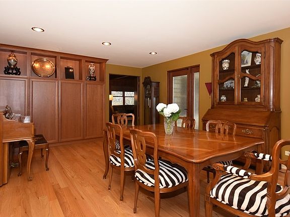 5th image of 229 Blackstone Ave