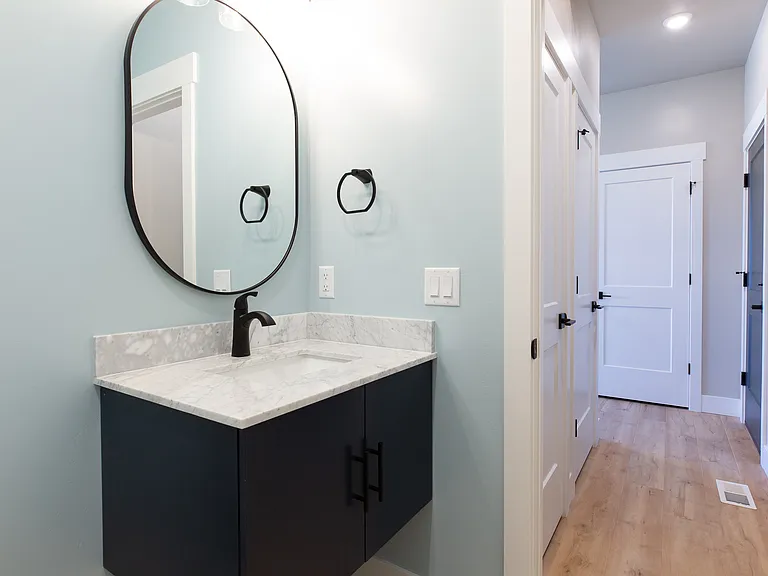 5377 Remington Dr — Photo 15