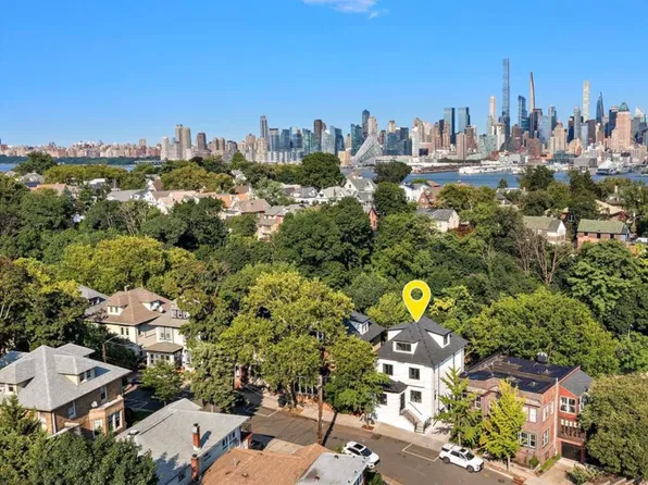 52 Sterling Ave, Weehawken, NJ 07086