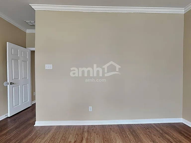 6801 Essex Dr — Photo 9
