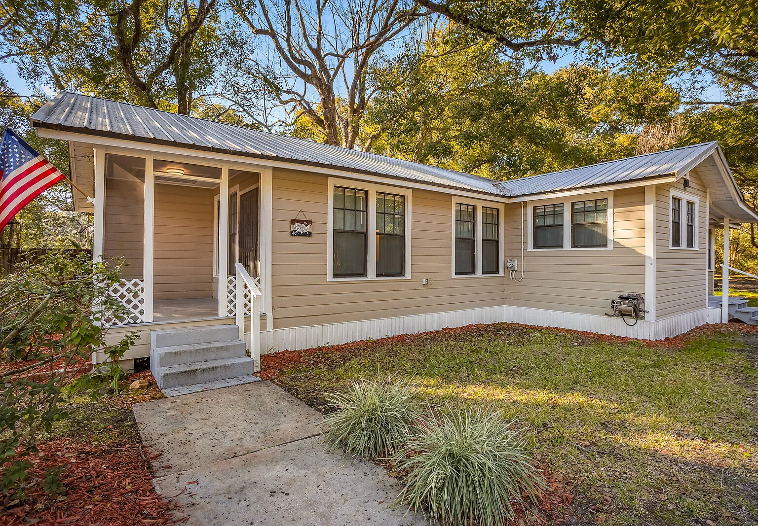 4 bed, 1417 sqft, $1,795 — Photo 1