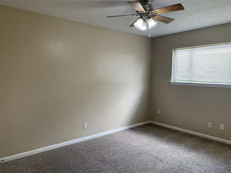 5815 Darlinghurst Dr — Photo 5