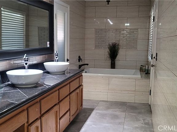 5th image of 19786 Symeron Rd