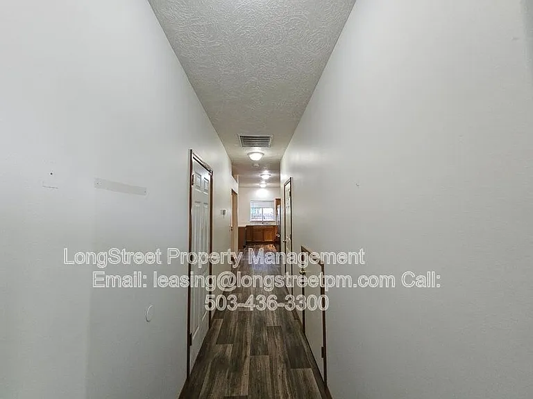 7445 SE Crystal Springs Blvd — Photo 4
