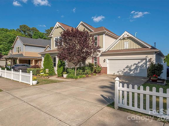 3rd image of 316 Gibson Park Dr