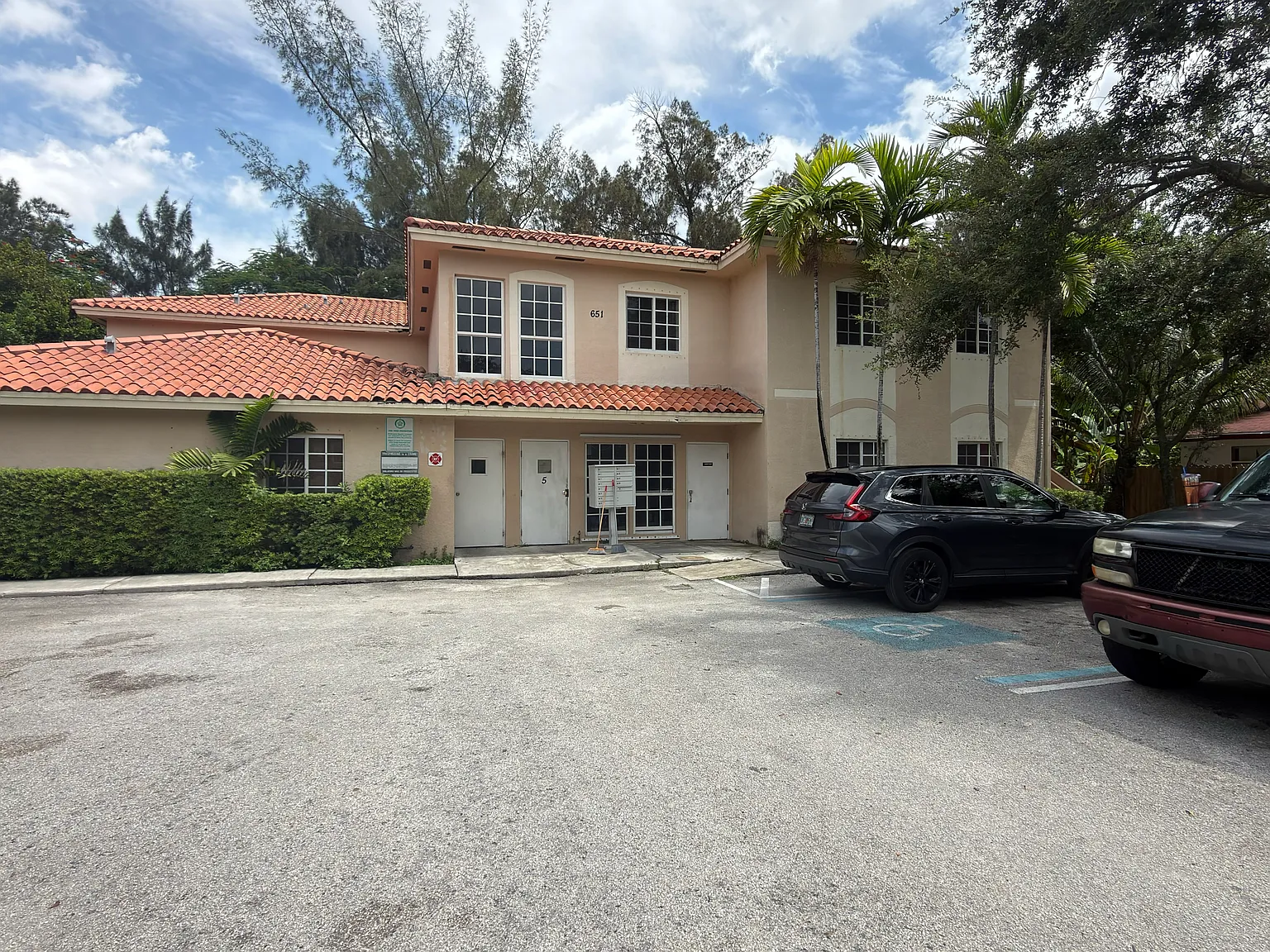 2 bed, 1200 sqft, $1,800 — Photo 1