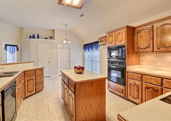 3rd image of 1205 Destiny Ct