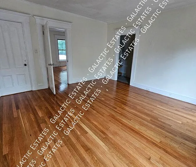 605 Hall St #2 — Photo 4