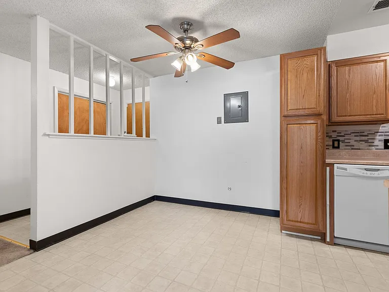 1612 Cottonwood Dr #10 — Photo 6