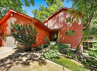 1 White Oaks Ln, Madison, WI 53711