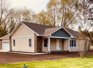 8615 S Edison Pl, Terre Haute, IN 47802