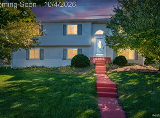 788 Stoney Dr, South Lyon, MI 48178