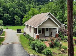 695 Milltown Rd, New Kensington, PA 15068