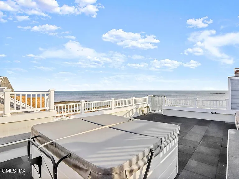 2149 Fairfield Beach Rd — Photo 10