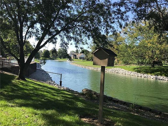 5th image of 1089 Lakewood North Dr
