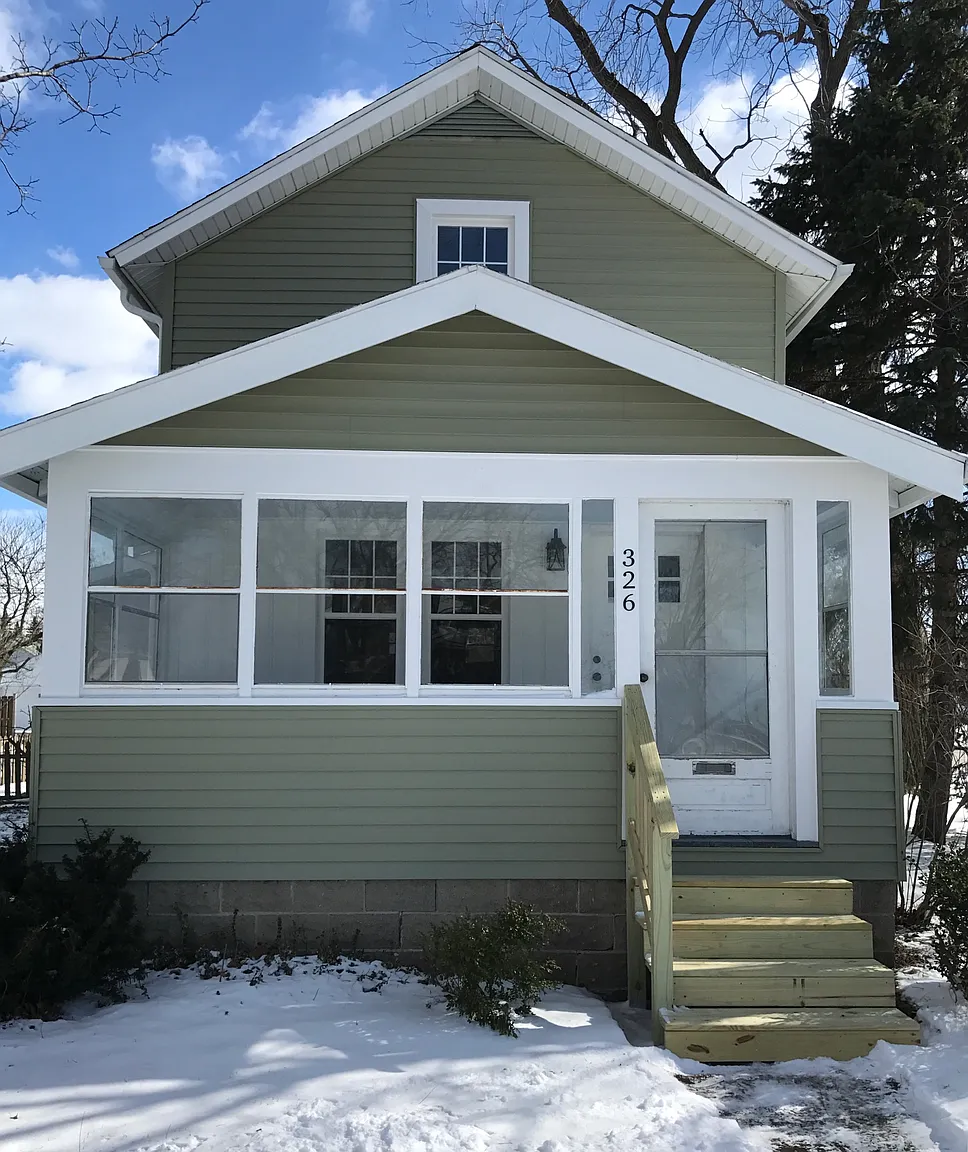 326 W William St photo 1