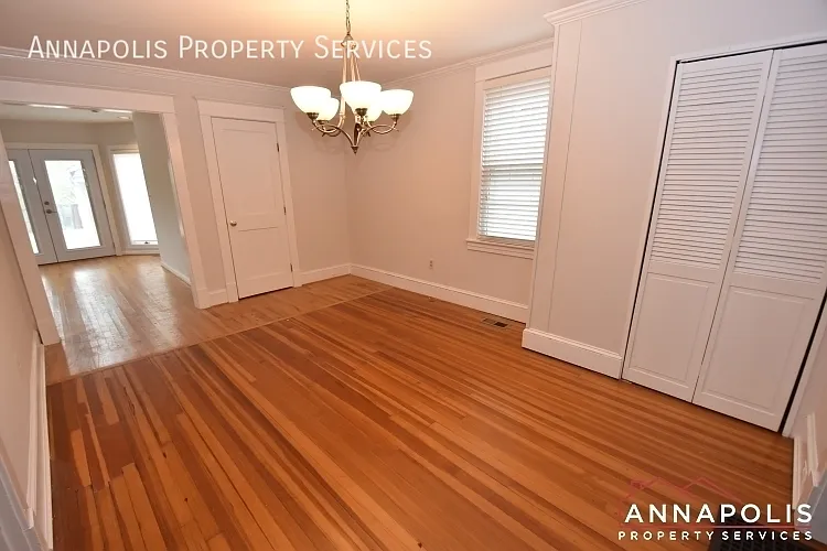 33 Glen Ave — Photo 5
