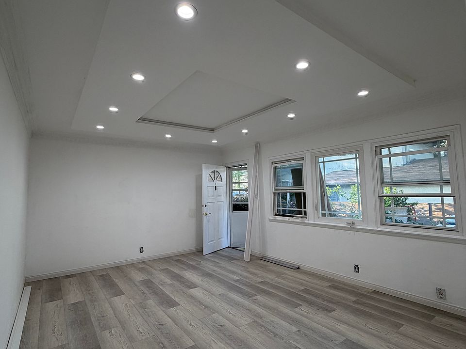 1st image of 5904 Cahuenga Blvd APT B