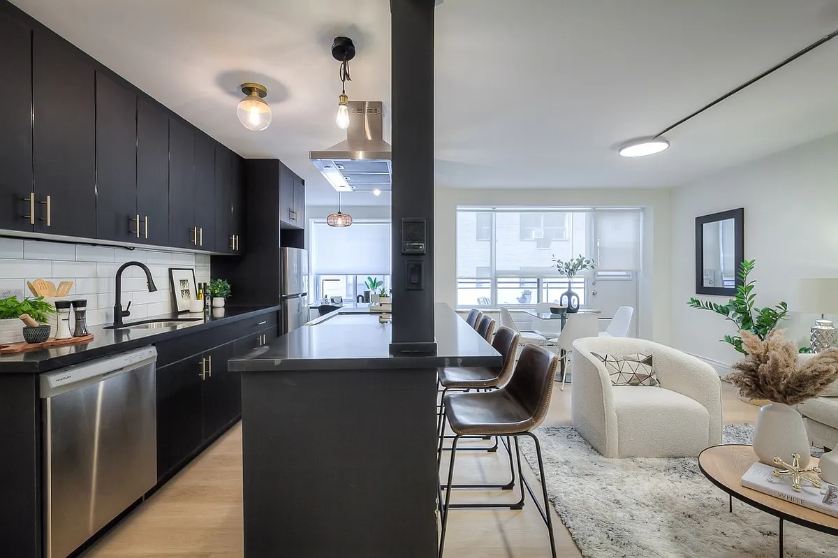 Building Photo - 420 Eglinton Ave E #303