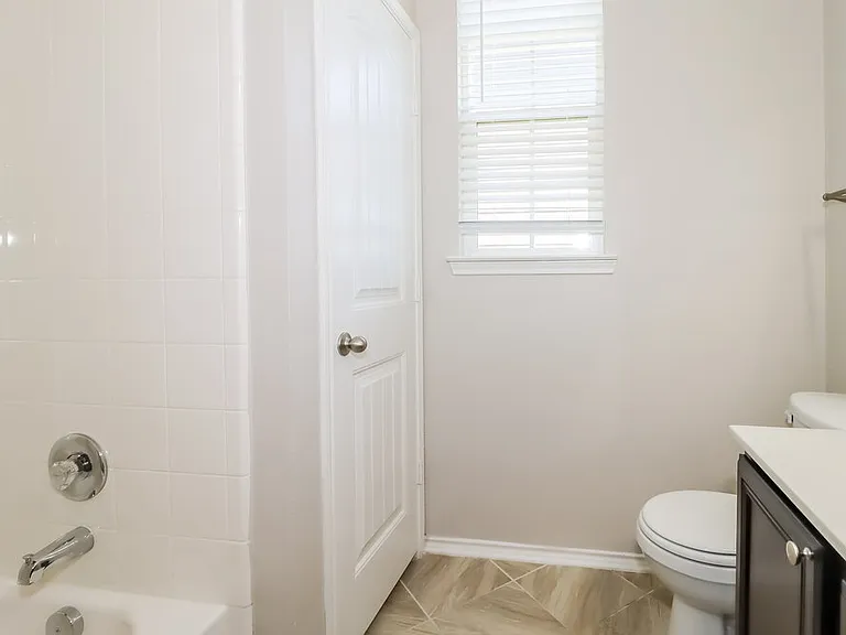 124 Carrington St — Photo 15