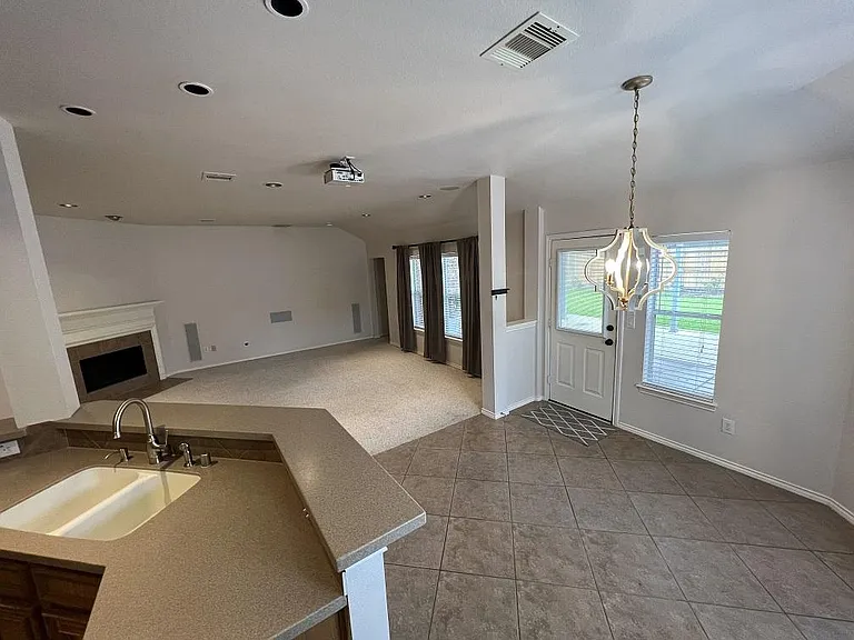 3706 Worthington Lake Dr — Photo 7