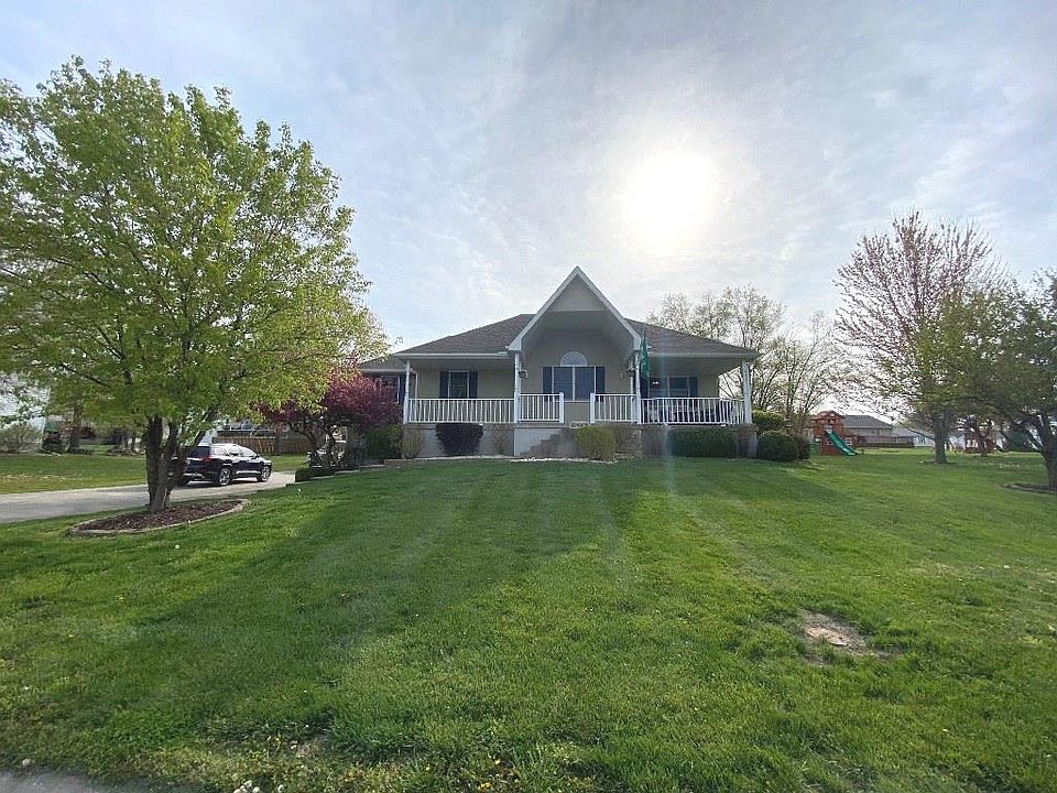1st image of 113 Hillcrest St