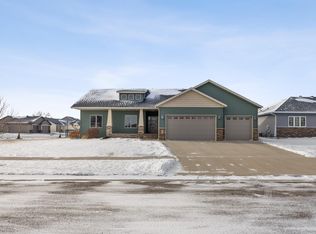 2512 10th St W, West Fargo, ND 58078