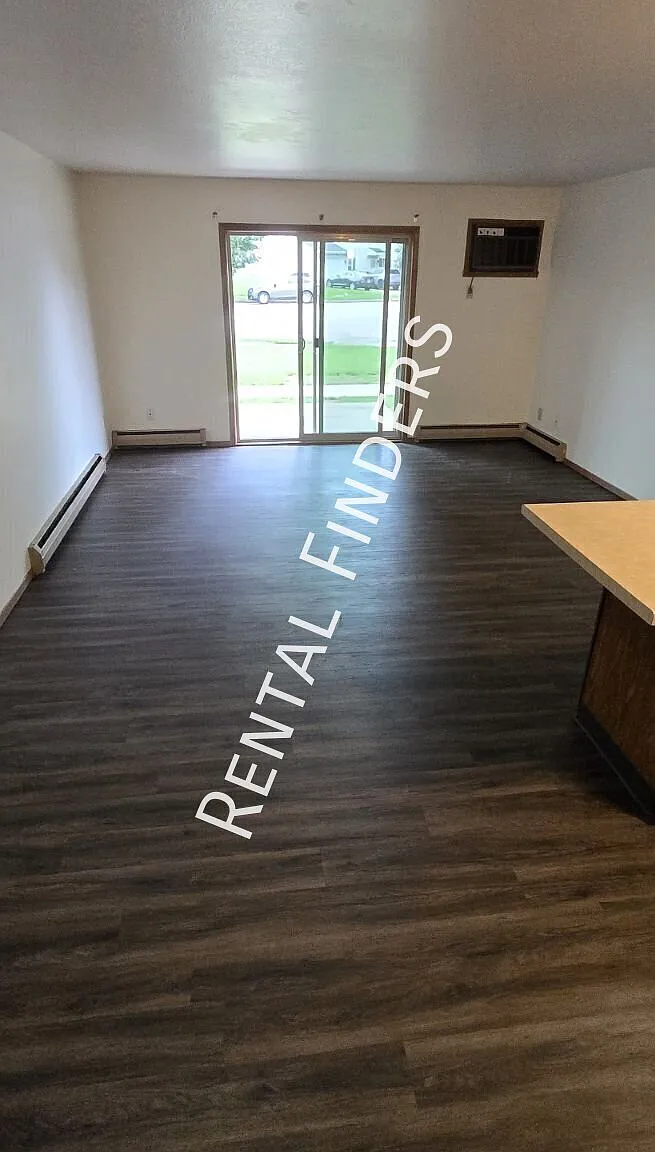101 E Mitchell Ave — Photo 3
