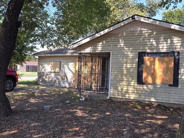 2905 Cummings St, Dallas, TX 75216