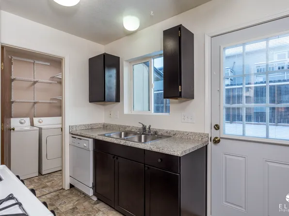 8121 E 16th Ave #3, Anchorage, AK 99504