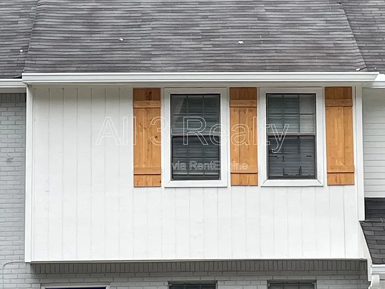120 Meadowbrook Ct #C — Photo 1