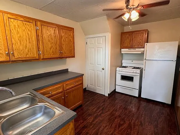453 E Kline St — Photo 21