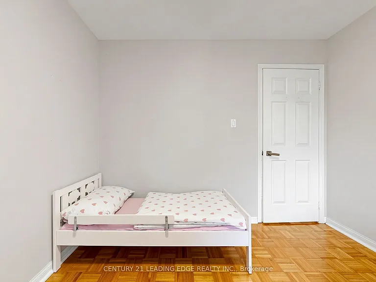 1 Briarwood Rd — Photo 32