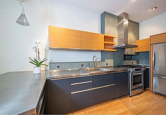 4th image of 34 W 89th St #3A