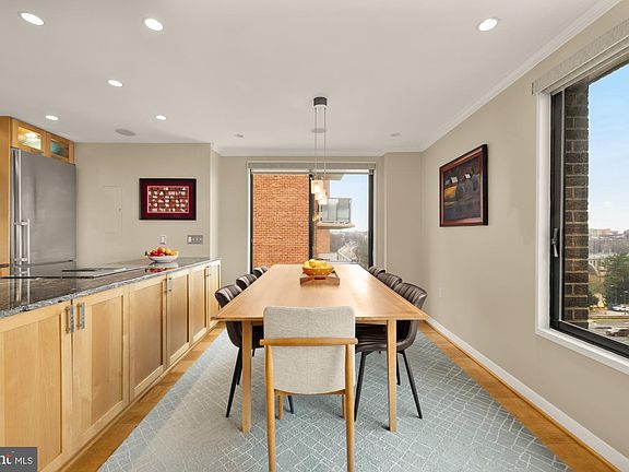 5th image of 2501 Calvert St NW APT 901