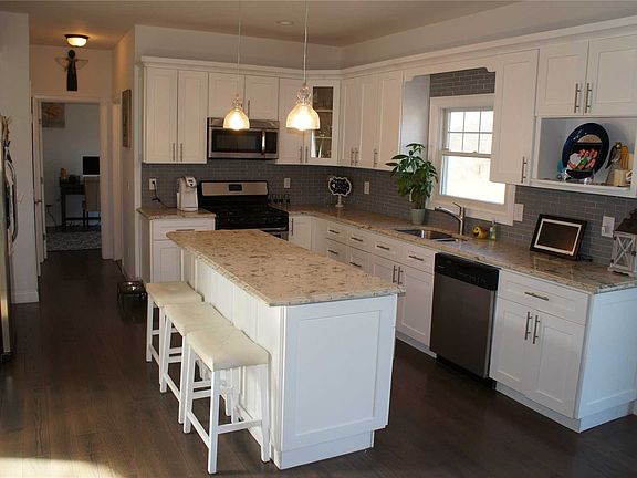 2nd image of 5 Cayuga St