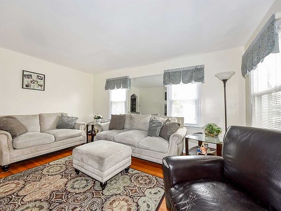 2nd image of 644 Foch Blvd